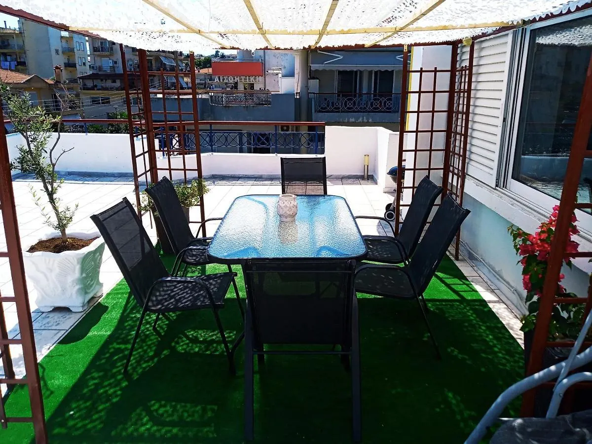Golden Sky 1 Apartment Переа