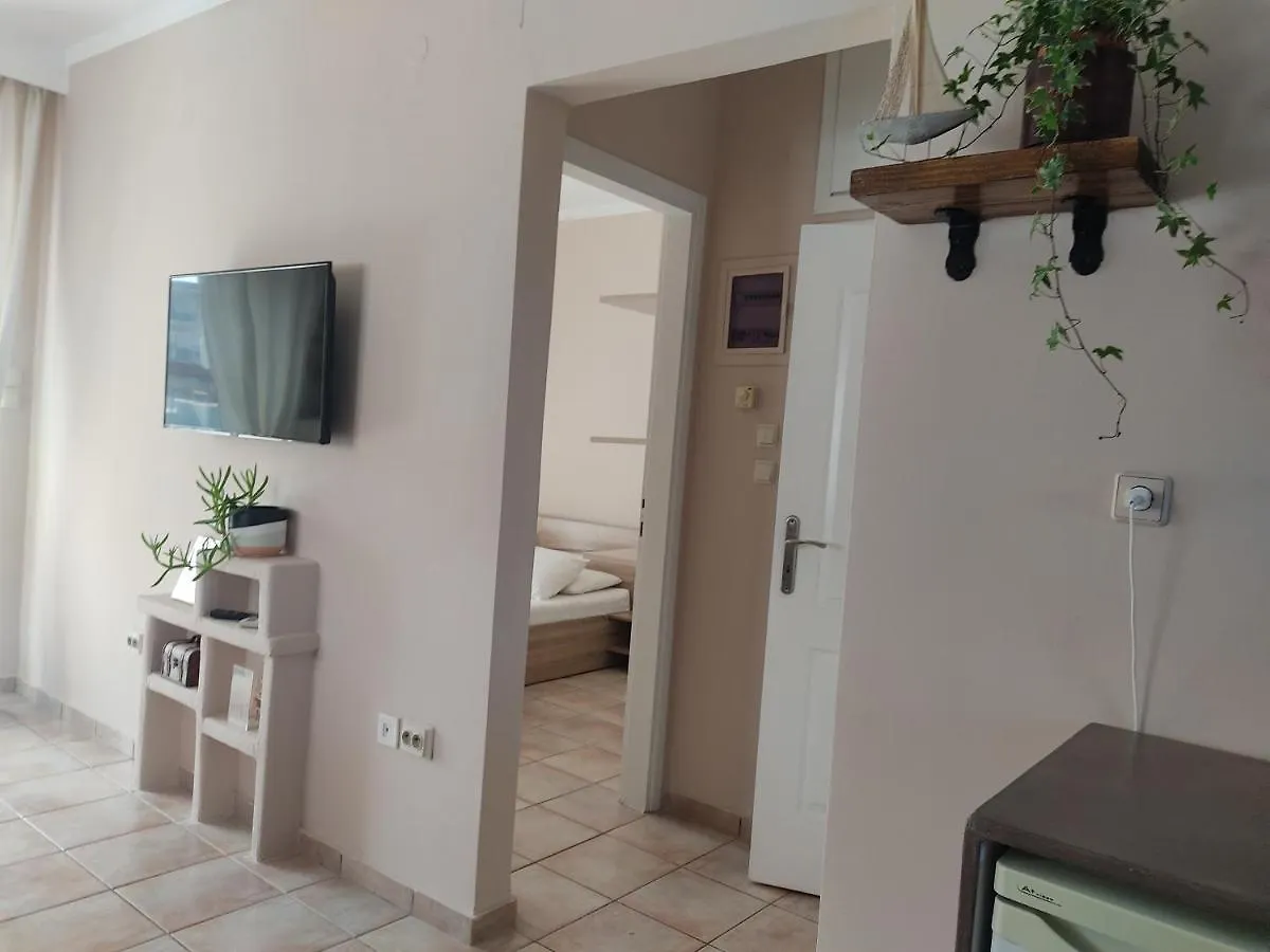 Golden Sky 1 Apartment Переа