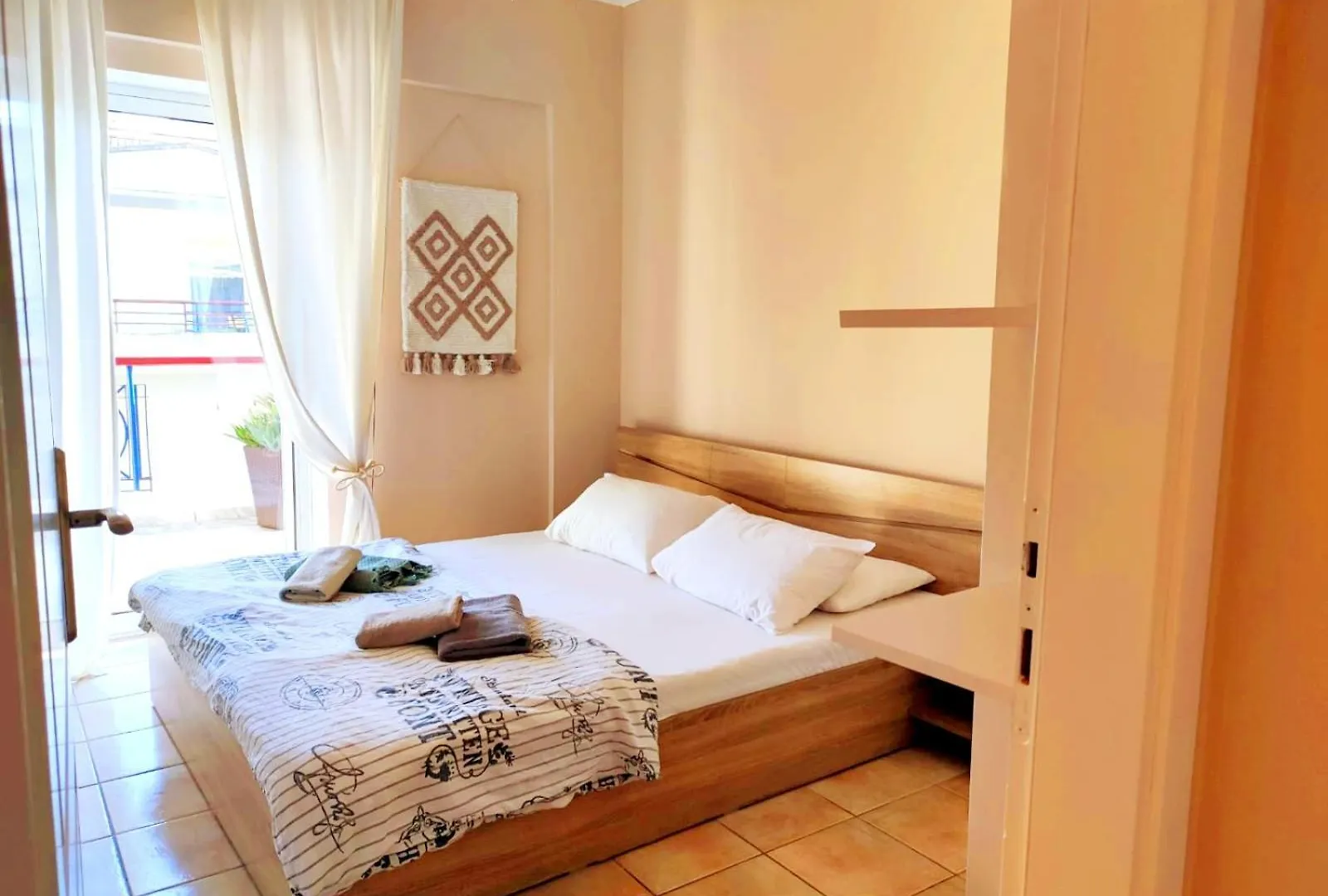 Golden Sky 1 Apartment Переа